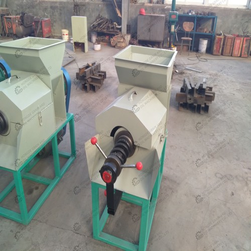 professional automatic small cold press palm kernel oil machine